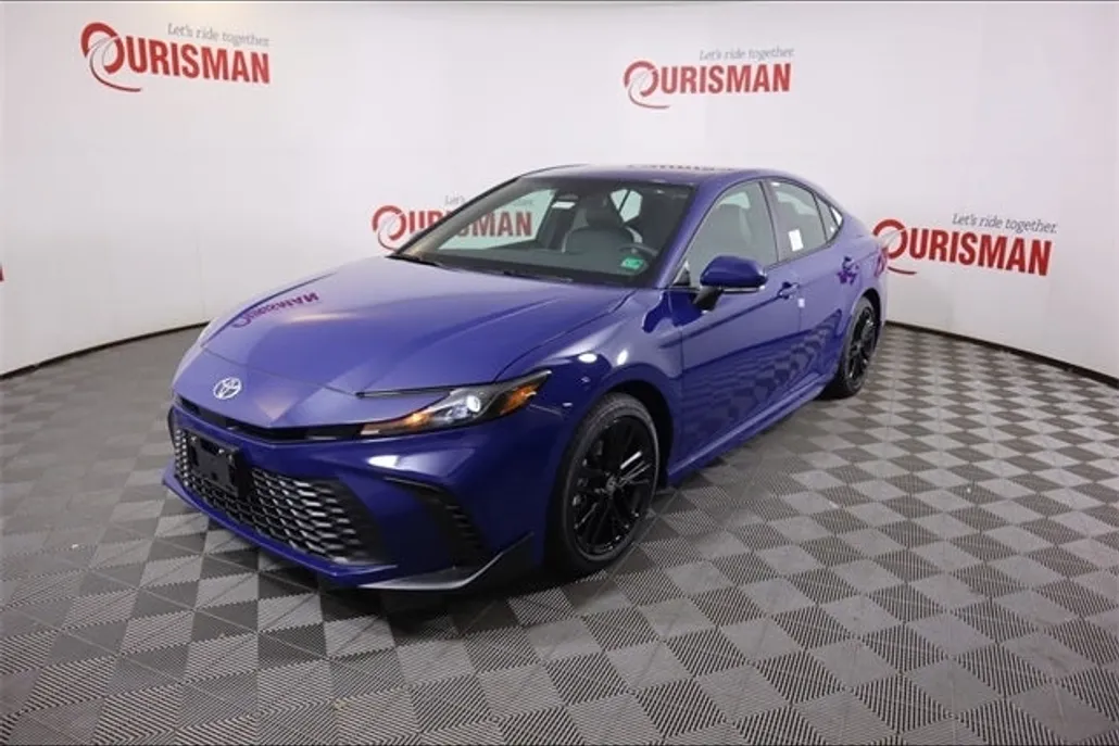 2026 Toyota Camry SE photo 1