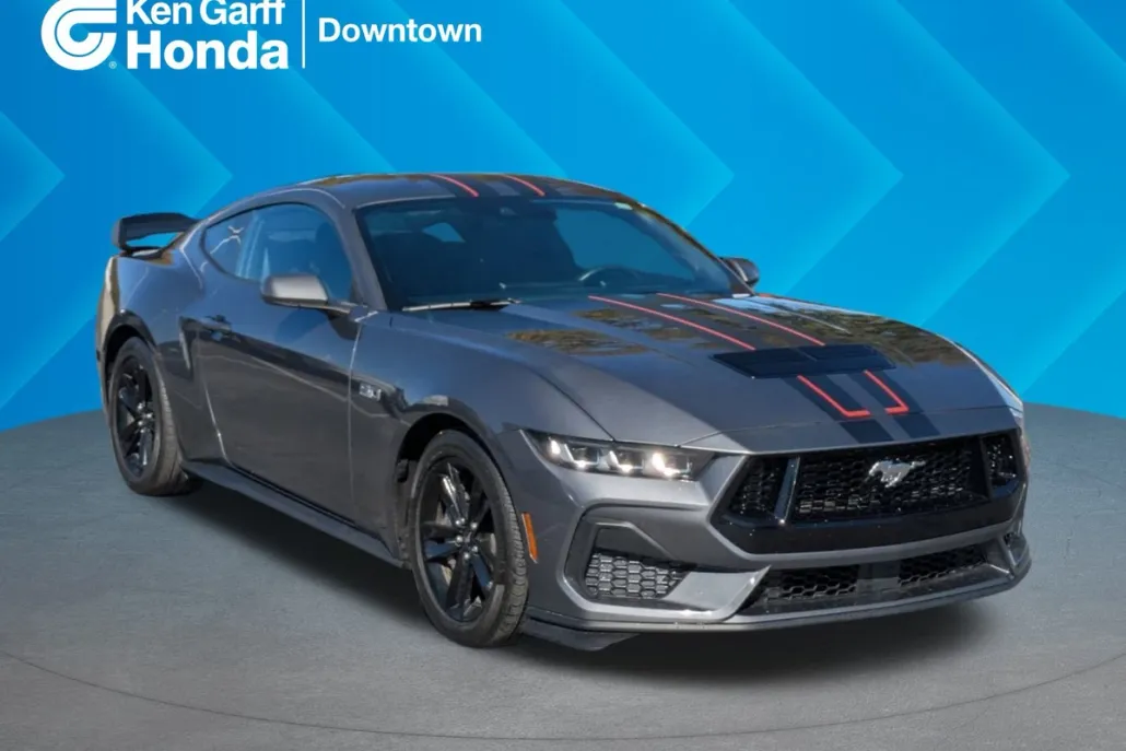 2024 Ford Mustang GT photo 1