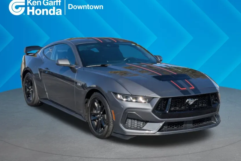 2024 Ford Mustang GT photo 1