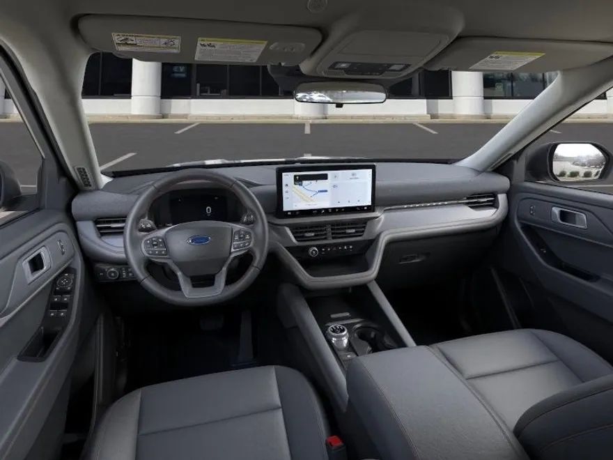 2025 Ford Explorer photo 9