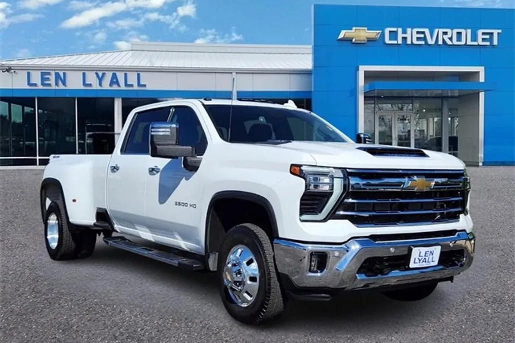 2024 Chevrolet Silverado 3500HD LTZ photo 1