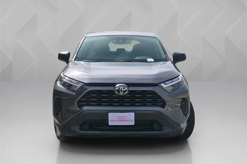 2024 Toyota RAV4 LE photo 1