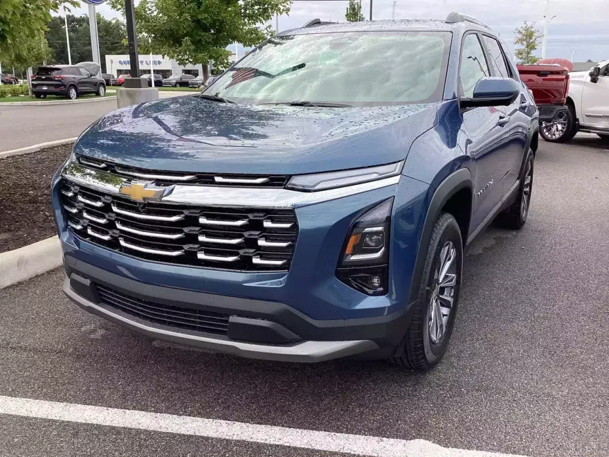 2026 Chevrolet Equinox LT photo 1