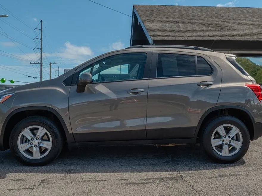 2021 Chevrolet Trax LT photo 1