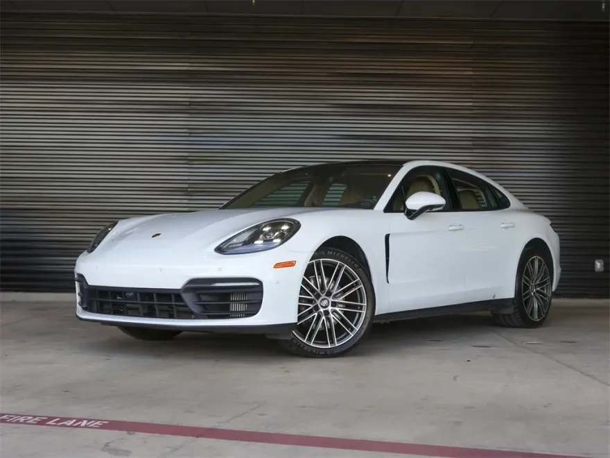 2022 Porsche Panamera 4 photo 1
