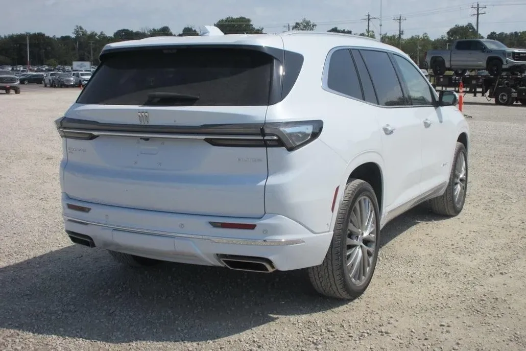 2026 Buick Enclave Avenir photo 1