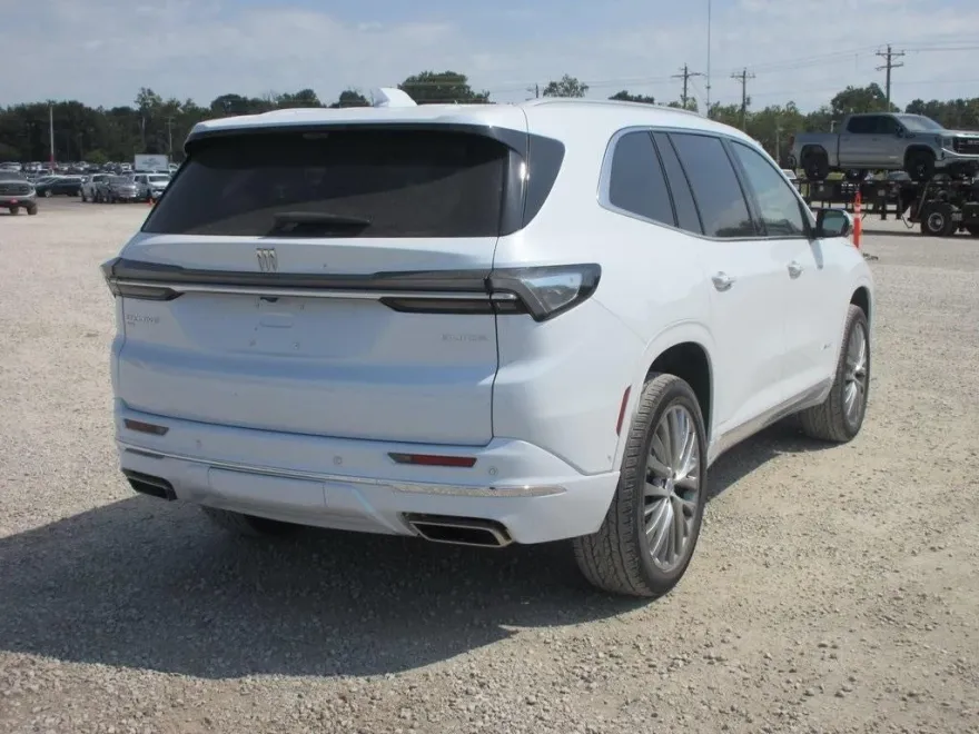2026 Buick Enclave Avenir photo 1