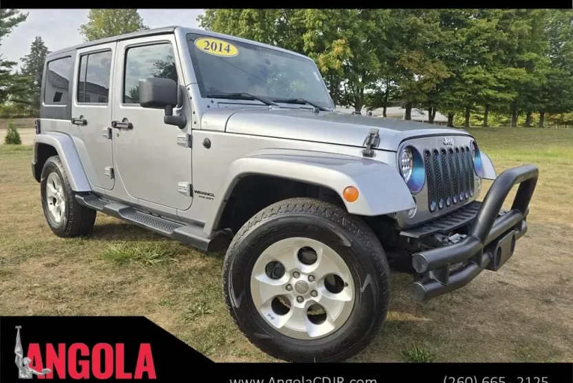 2014 Jeep Wrangler Unlimited Sahara photo 1