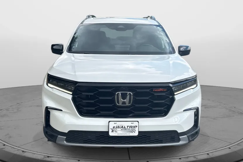 2024 Honda Pilot TrailSport photo 1