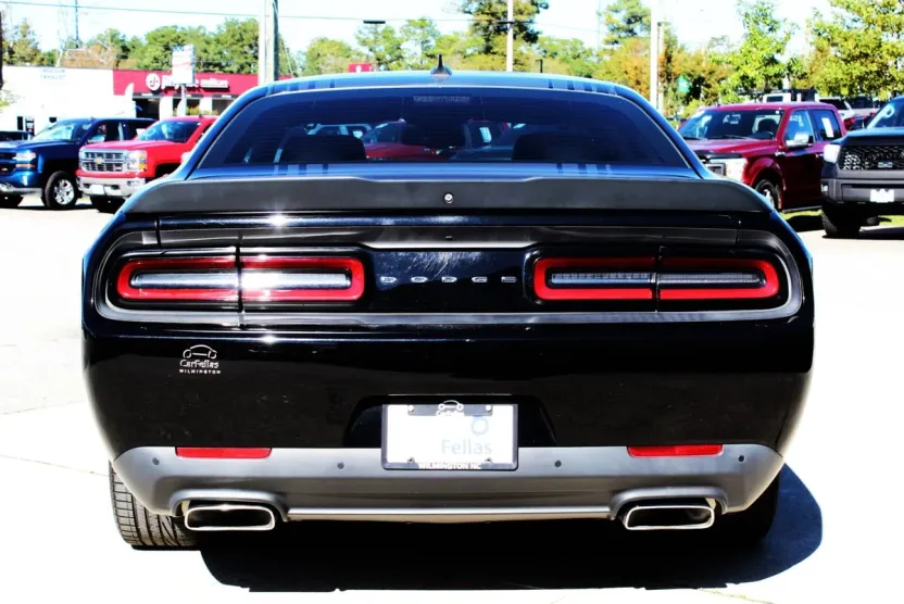 2016 Dodge Challenger R/T Plus Shaker photo 1