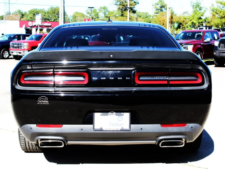 2016 Dodge Challenger R/T Plus Shaker photo 1