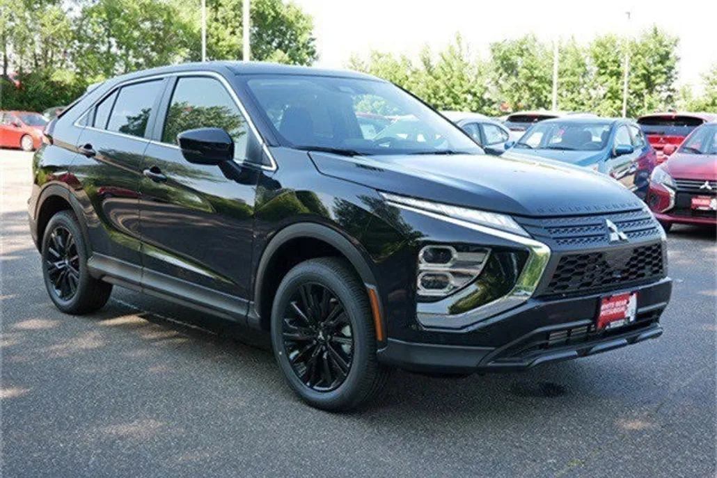 2025 Mitsubishi Eclipse Cross LE photo 1