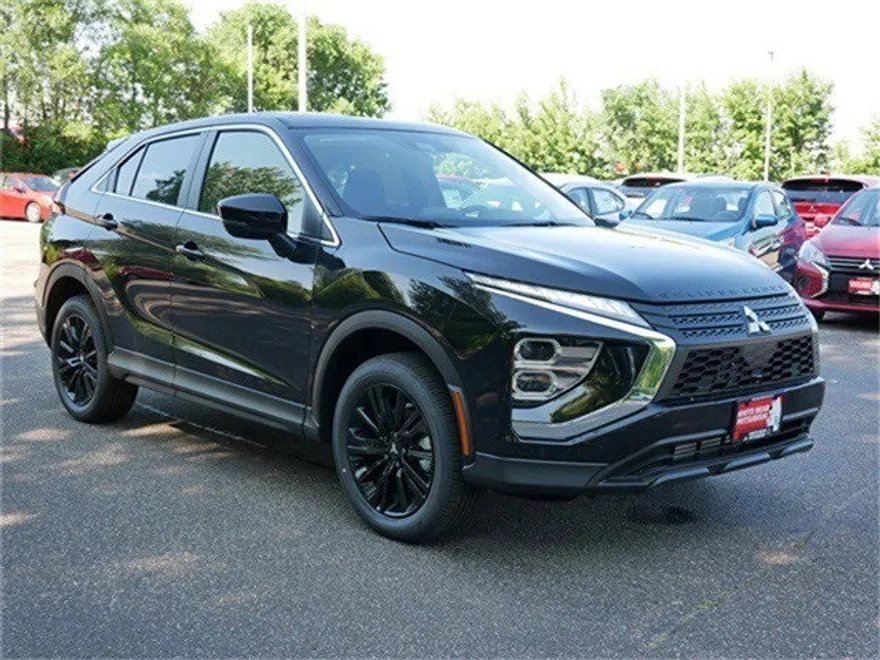 2025 Mitsubishi Eclipse Cross LE photo 1