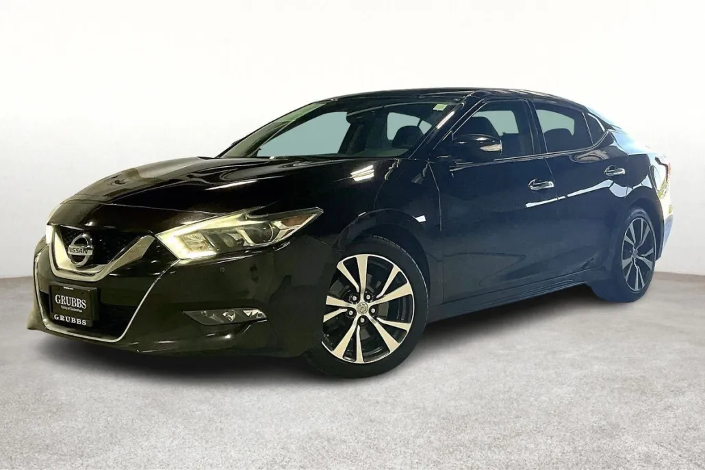 2017 Nissan Maxima SV photo 1