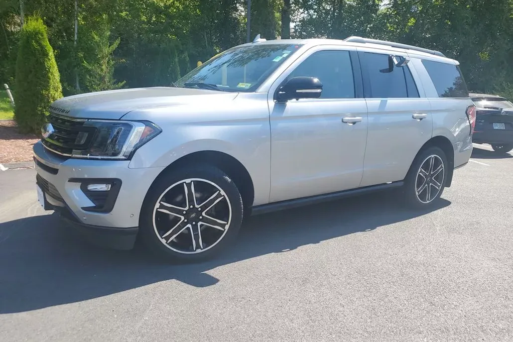 2021 Ford Expedition Limited photo 1