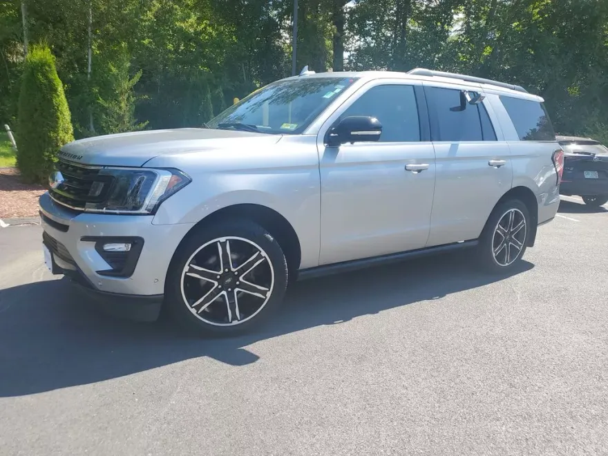 2021 Ford Expedition Limited photo 1