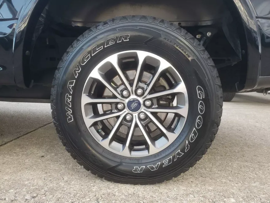 2018 Ford F-150 Lariat photo 1