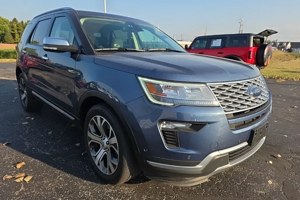 2019 Ford Explorer Platinum photo 1