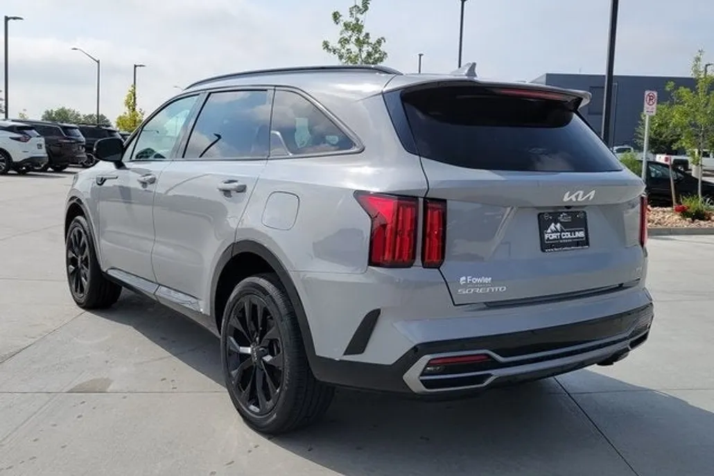 2023 Kia Sorento SX photo 1