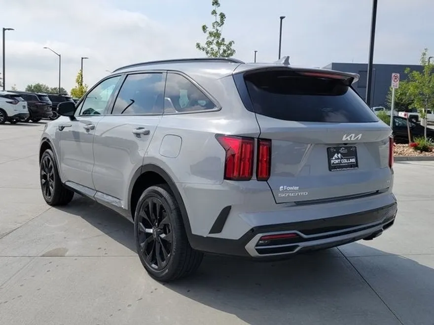 2023 Kia Sorento SX photo 1