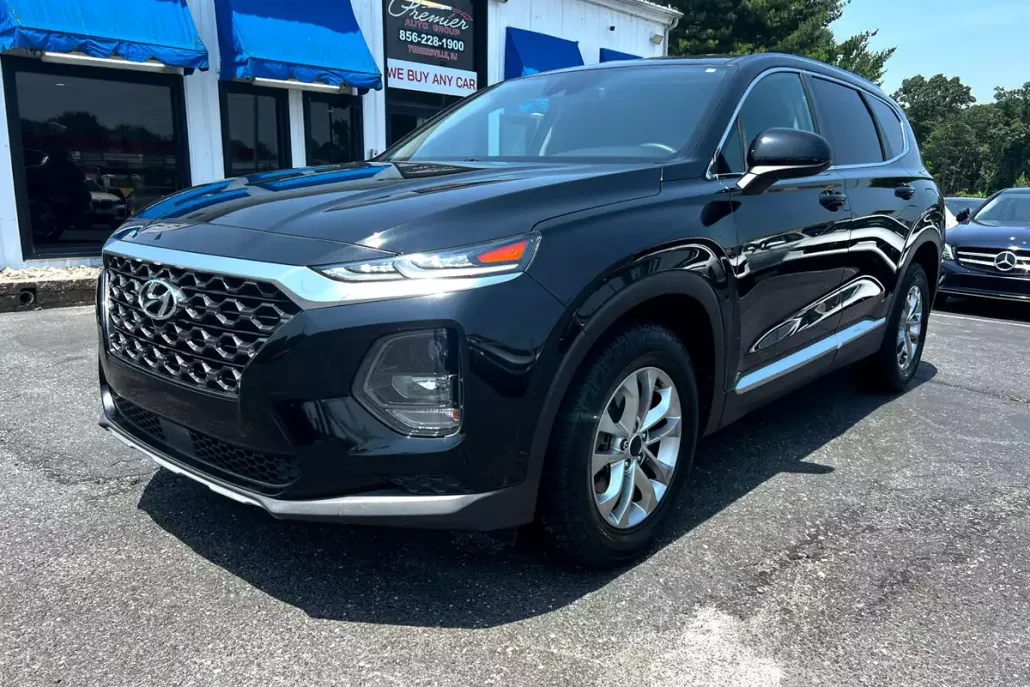2020 Hyundai Santa Fe SE photo 1