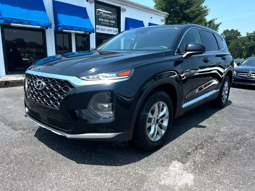 2020 Hyundai Santa Fe SE photo 1