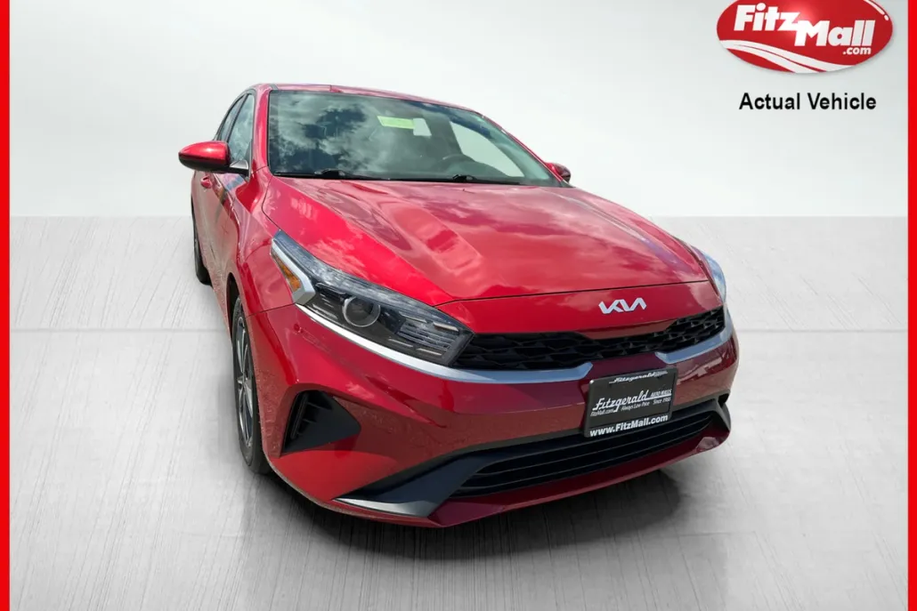 2023 Kia Forte LXS photo 1