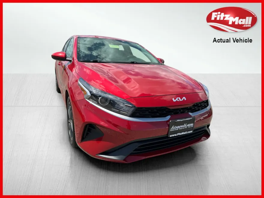 2023 Kia Forte LXS photo 1