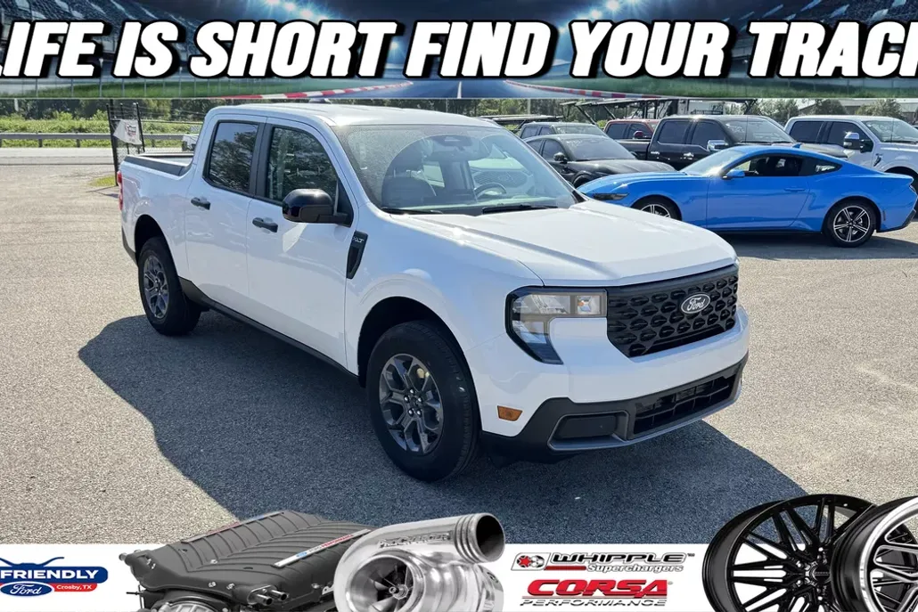 2025 Ford Maverick XLT photo 1