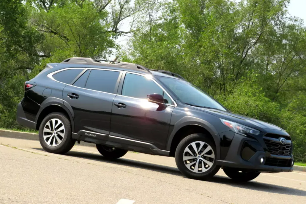 2023 Subaru Outback Premium photo 1
