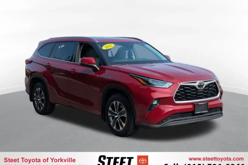 2021 Toyota Highlander XLE photo 1