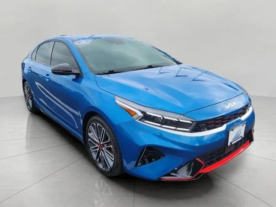 2023 Kia Forte GT photo 1