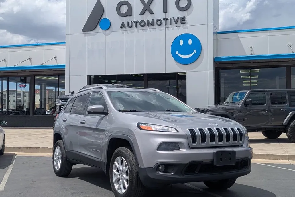 2016 Jeep Cherokee Latitude photo 1