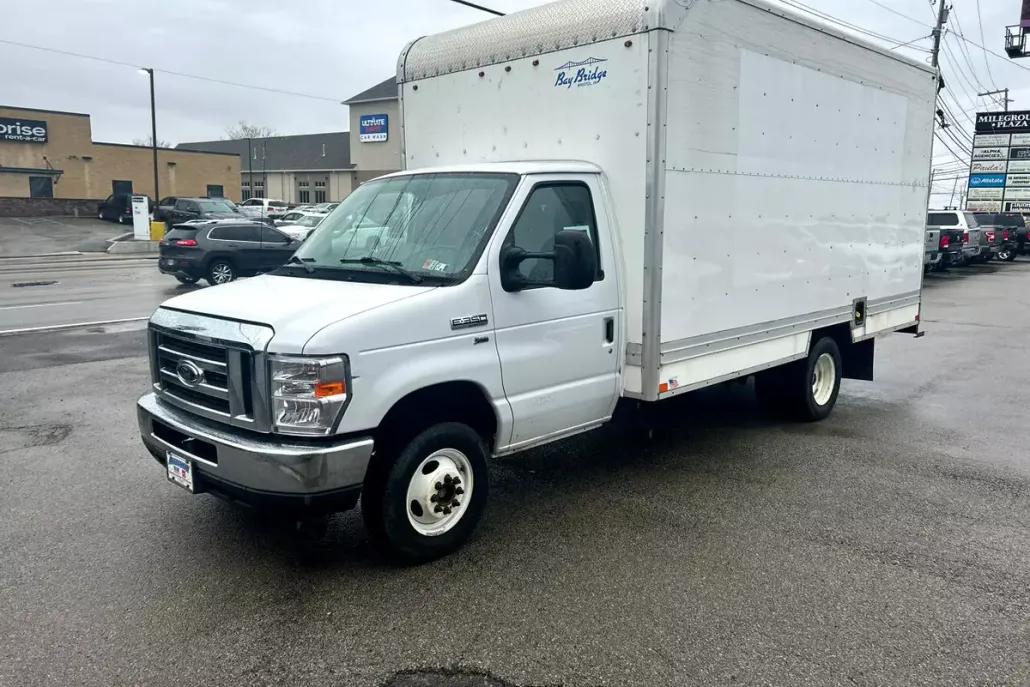 2019 Ford E-350 photo 1
