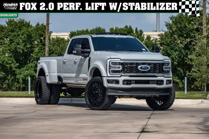 2025 Ford F-450 Platinum photo 1