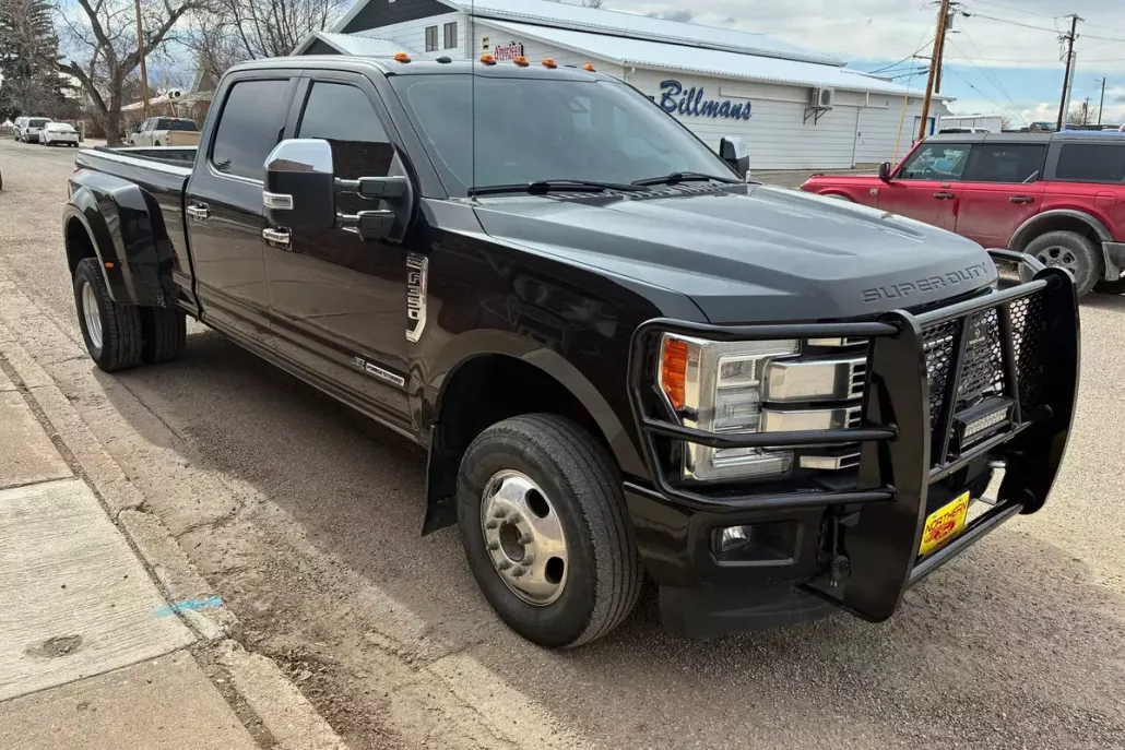 2017 Ford F-350 Platinum photo 1