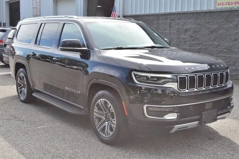2023 Jeep Wagoneer L Series II photo 1