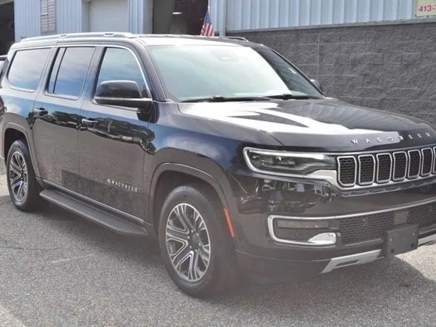 2023 Jeep Wagoneer L Series II photo 1