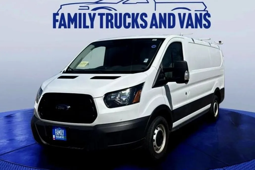 2017 Ford Transit Cargo photo 1