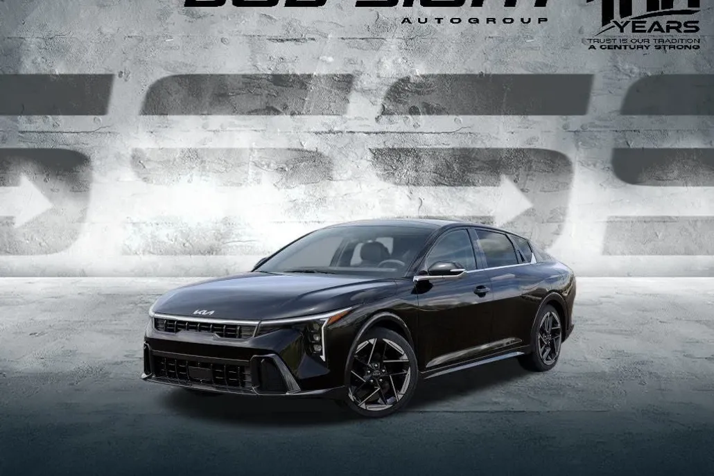 2025 Kia K4 GT-Line photo 1