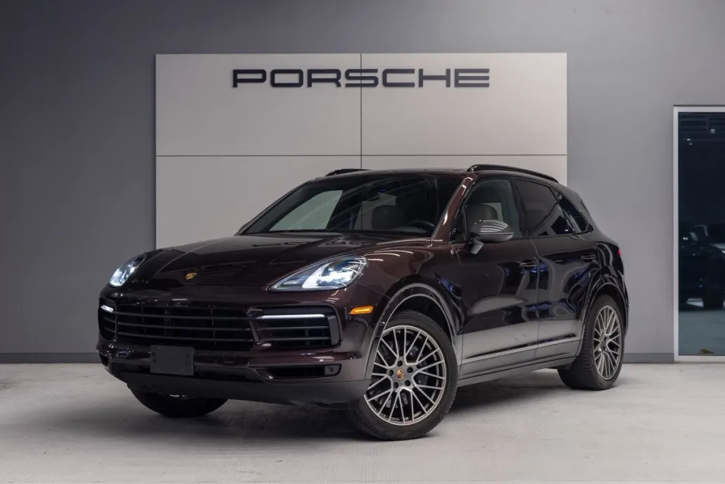 2023 Porsche Cayenne Platinum Edition photo 1