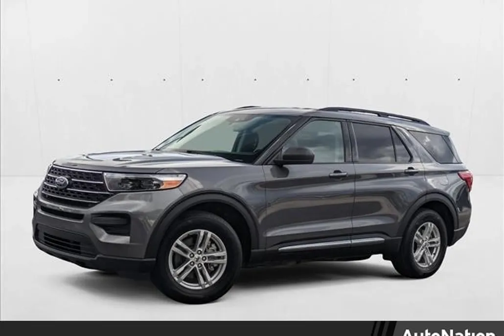 2021 Ford Explorer XLT photo 1