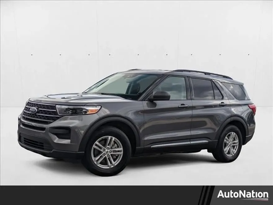 2021 Ford Explorer XLT photo 1