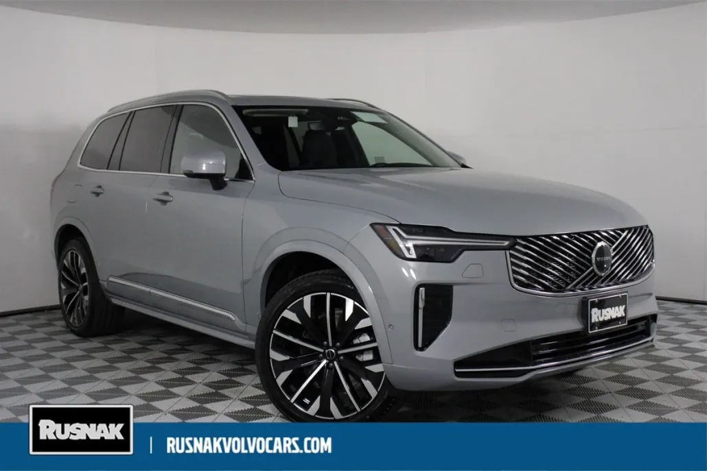 2025 Volvo XC90 Plus photo 1