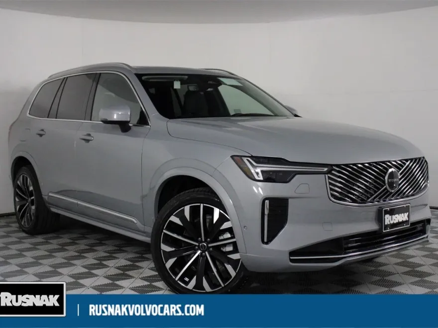 2025 Volvo XC90 Plus photo 1