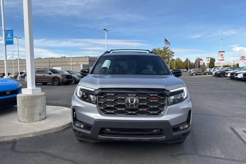 2023 Honda Passport TrailSport photo 1