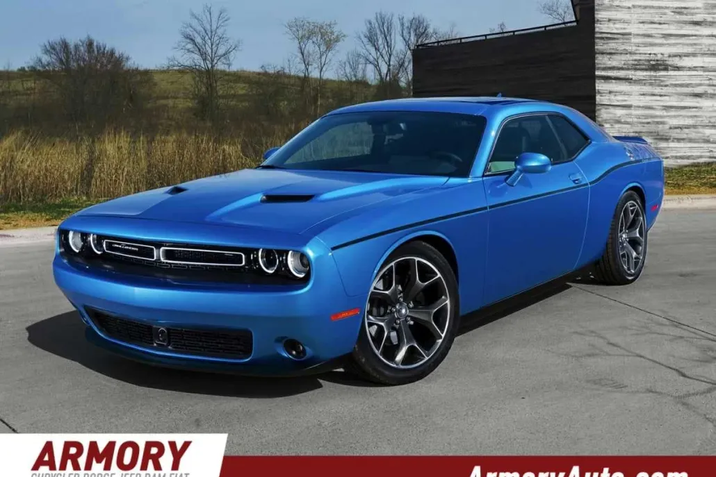 2017 Dodge Challenger R/T photo 1