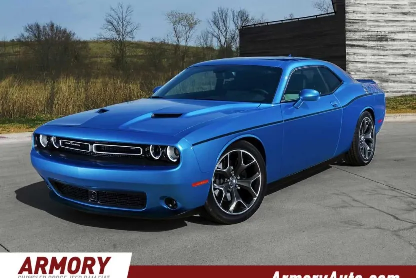 2017 Dodge Challenger R/T photo 1
