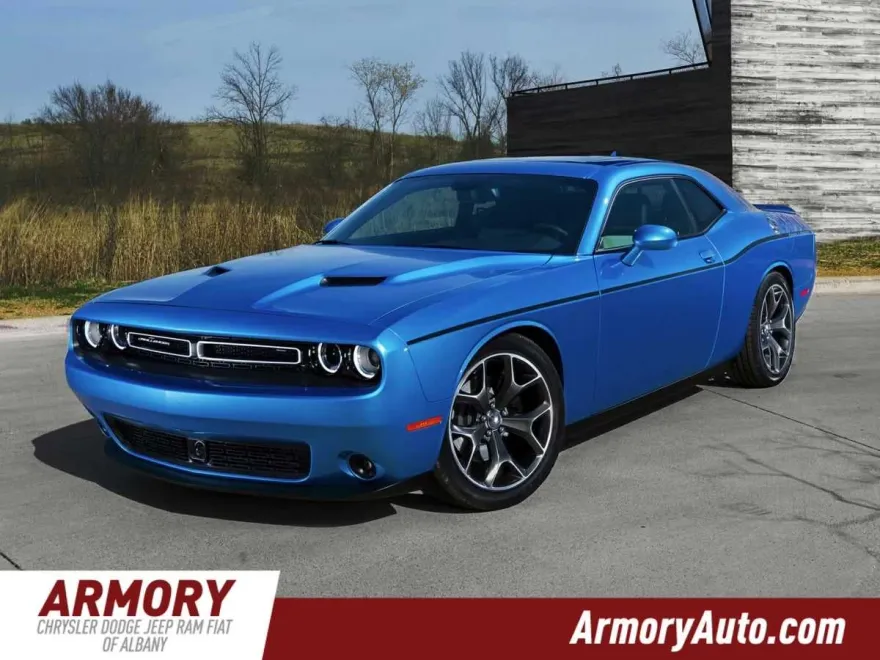 2017 Dodge Challenger R/T photo 1