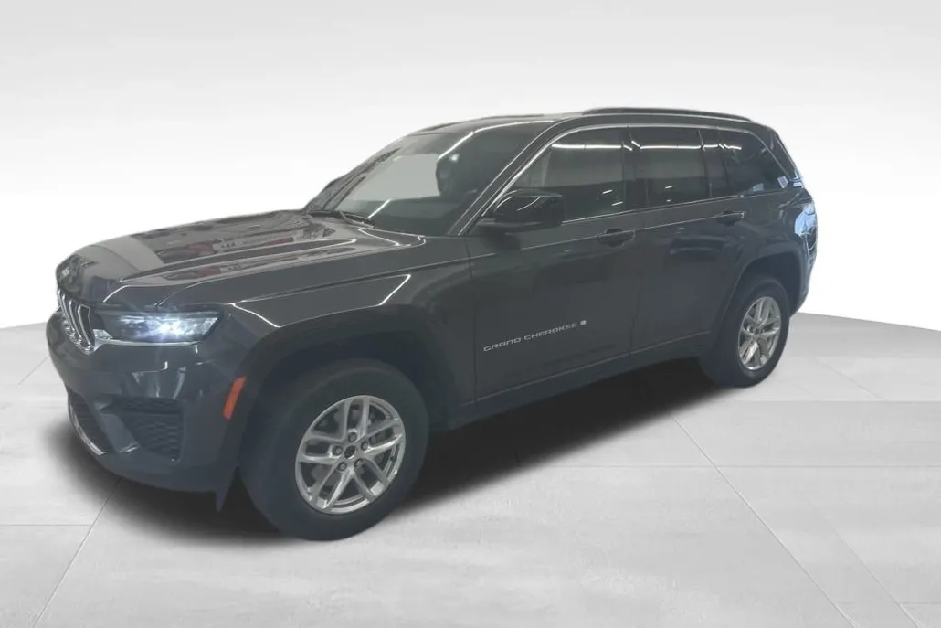 2025 Jeep Grand Cherokee Laredo X photo 1